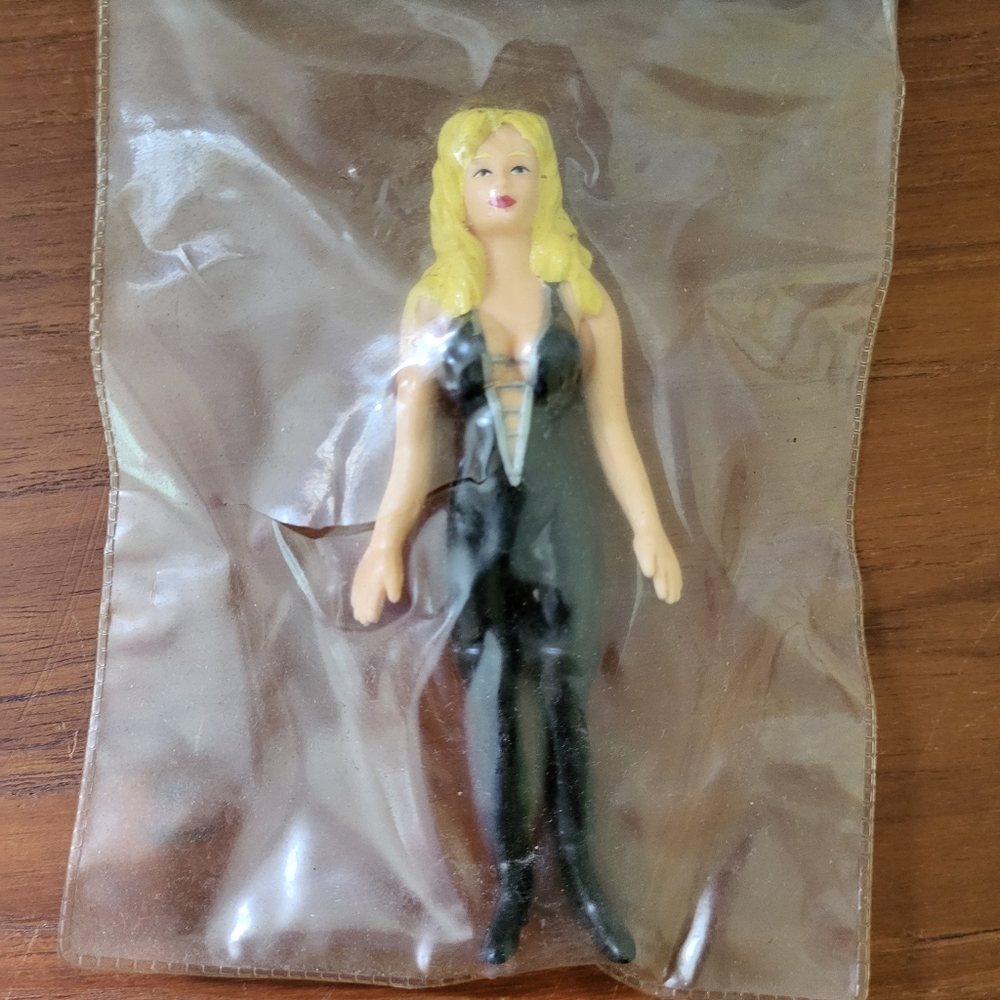 Vtg 1999 WF Just Toys Sable Figure NIP Package has hole in it.